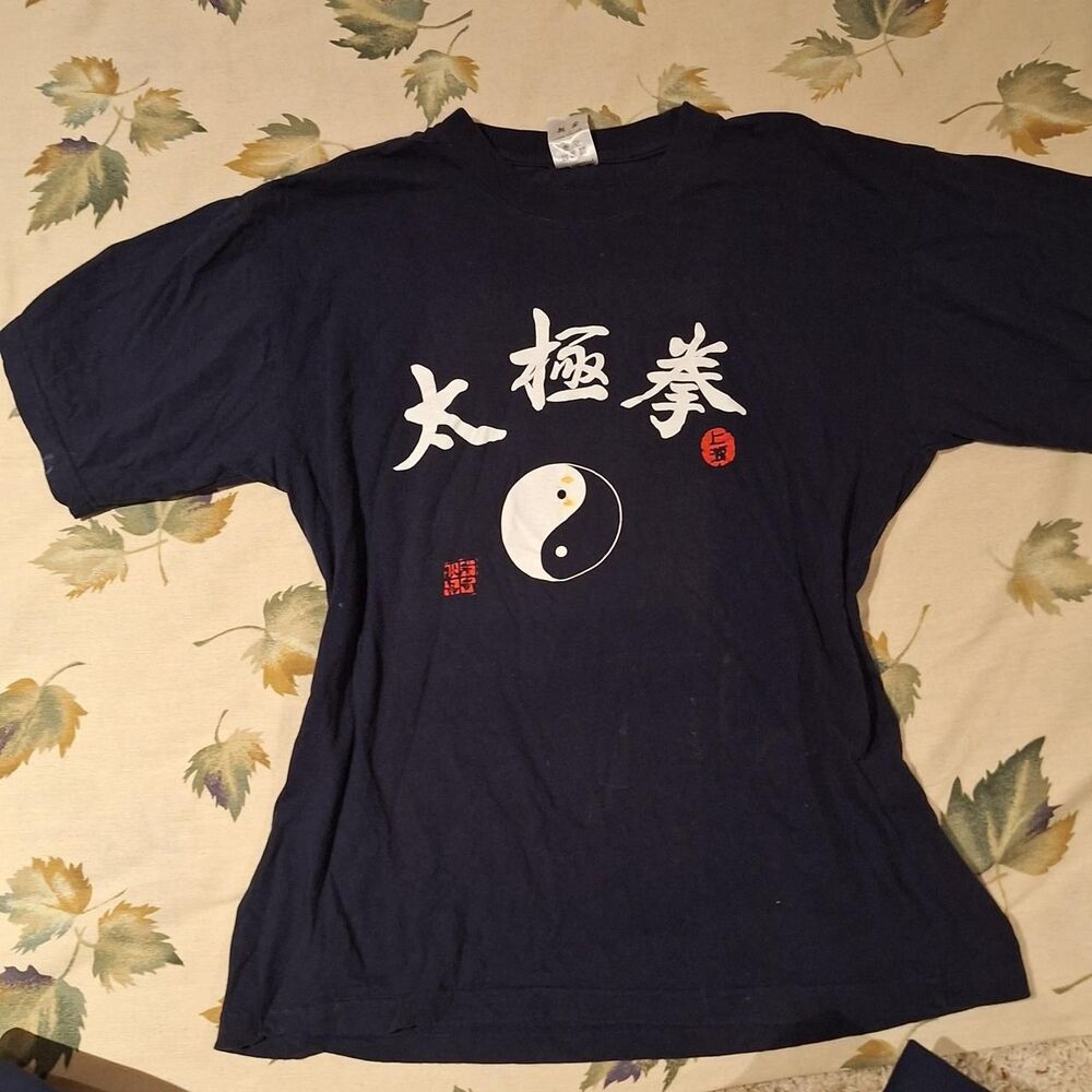 Unbranded Women's Navy and Blue T-shirt